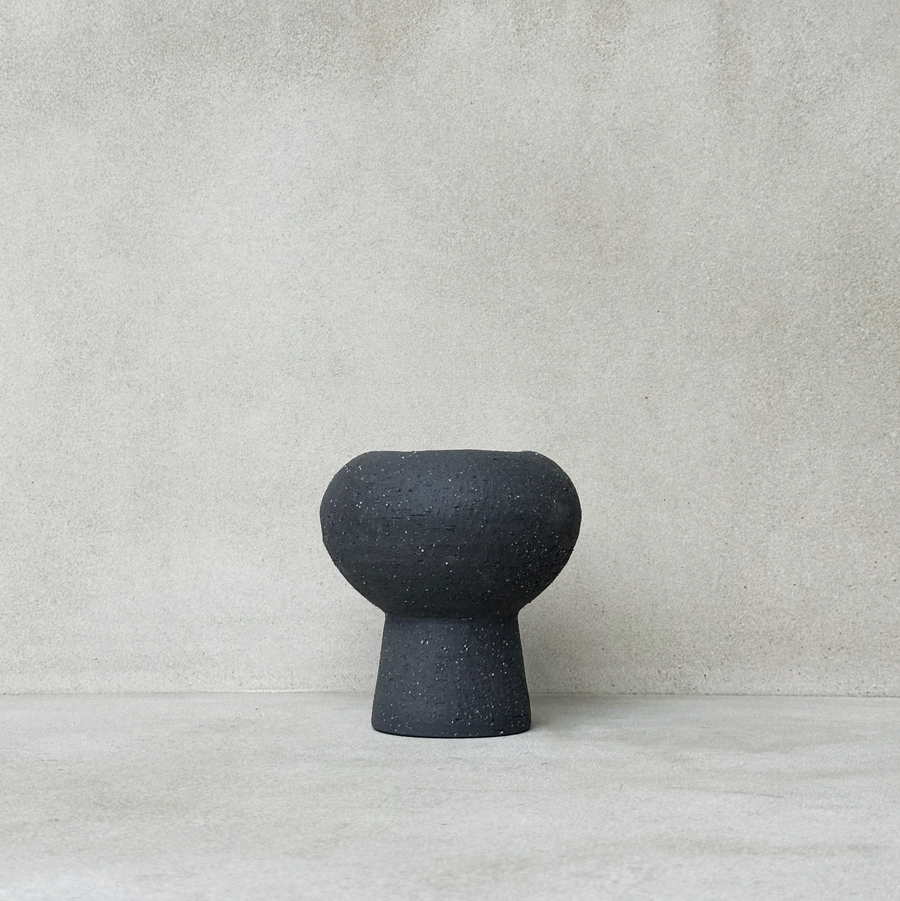 Mushroom Cruz Vase / Black