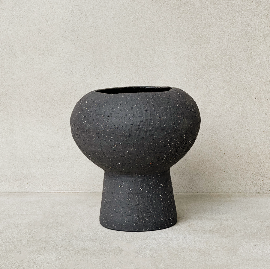 Mushroom Cruz Vase / Black