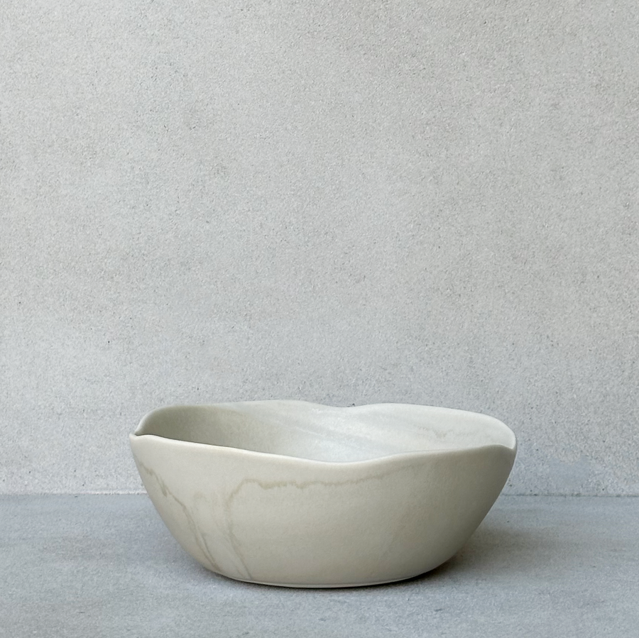 Mineral Collection Wavy Bowl / Sandstone