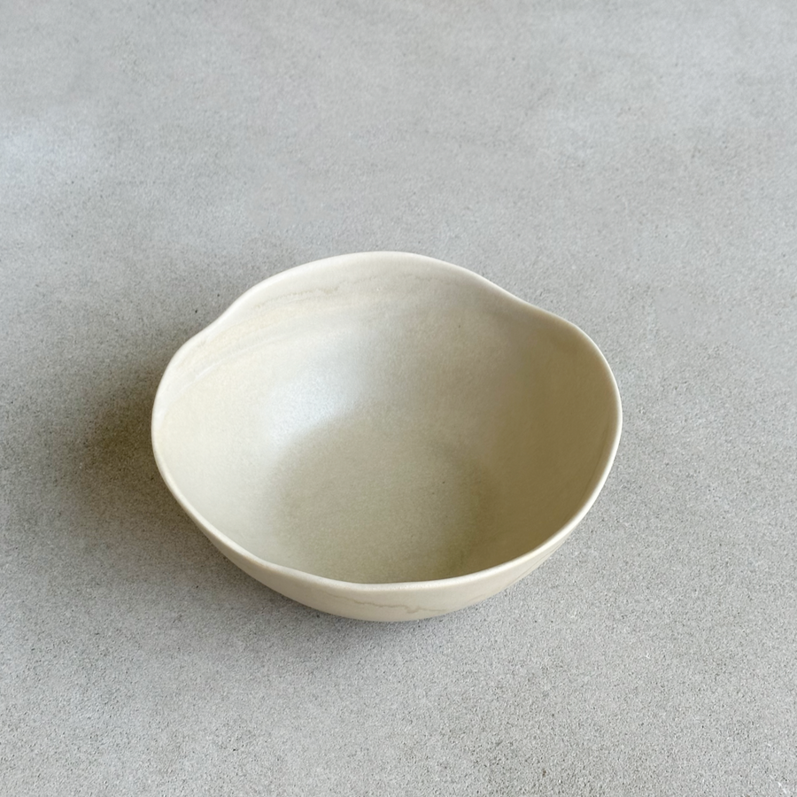 Mineral Collection Wavy Bowl / Sandstone