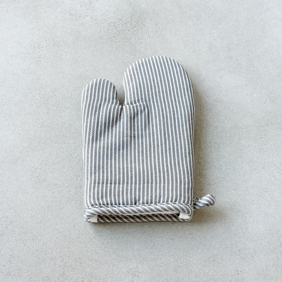 Simple Stripe Oven Mitt