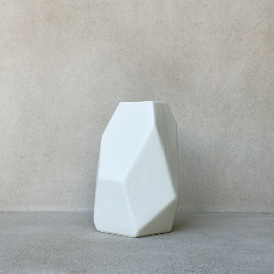 Formation Vase / Medium Matte White