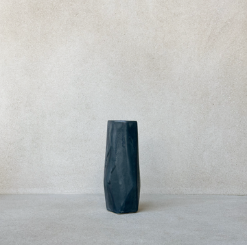 Chisel Vase / Small Jet Black