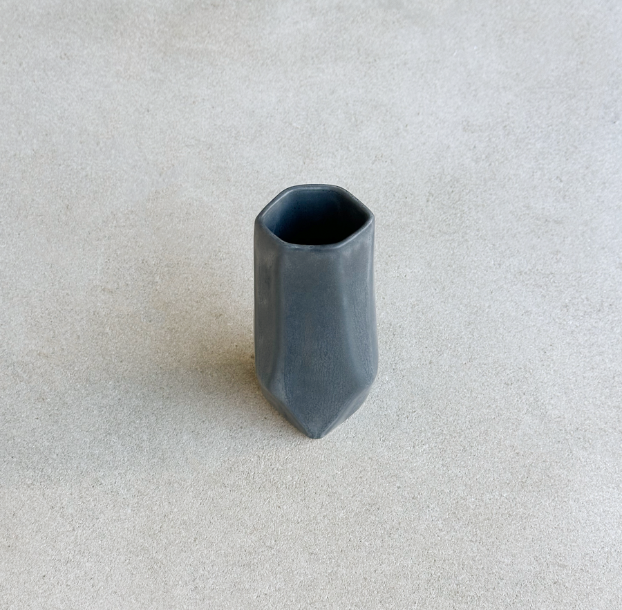 Chisel Vase / Small Jet Black