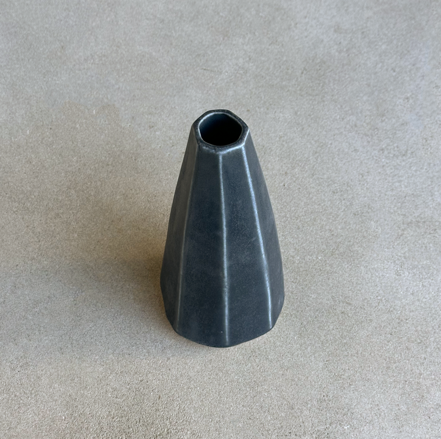 Inverted Vase / Large Jet Black