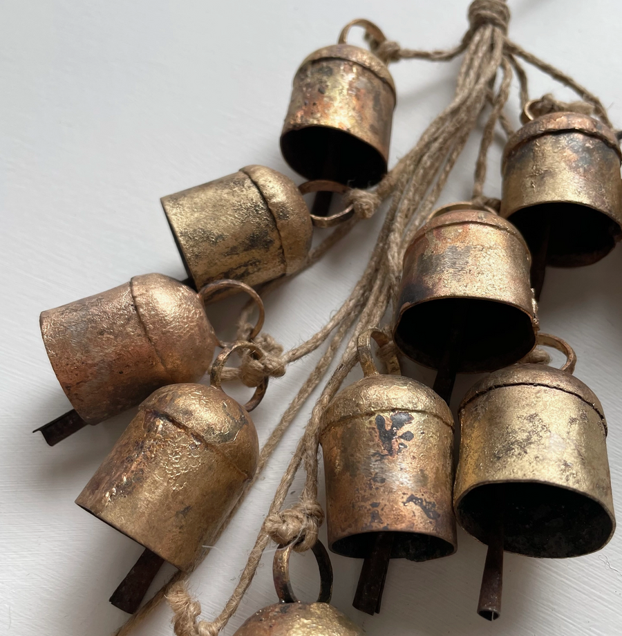 Rustic Bell Clustered Garland