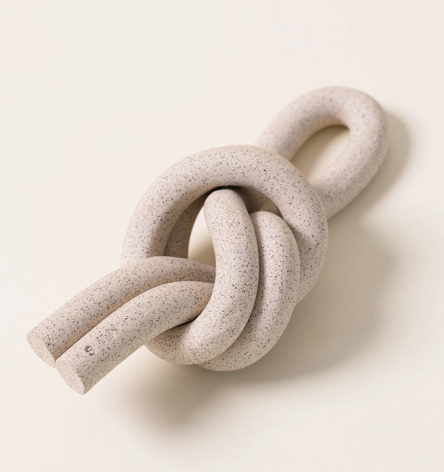 Overhand Knot, Sand