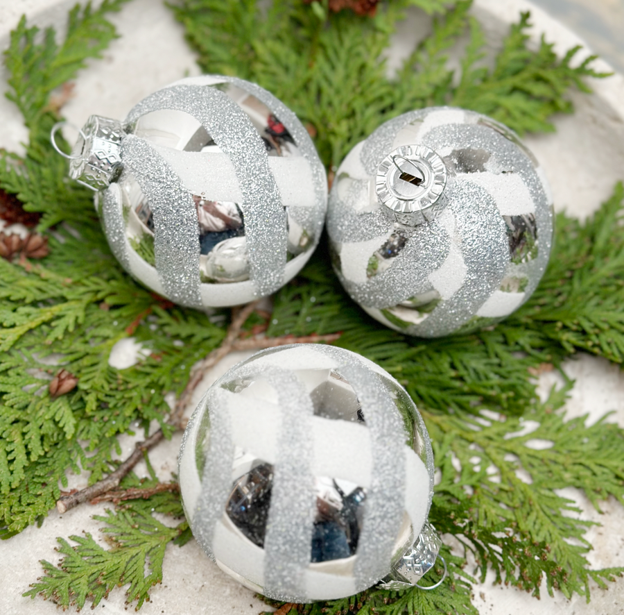 Silver Ribbon Ornament