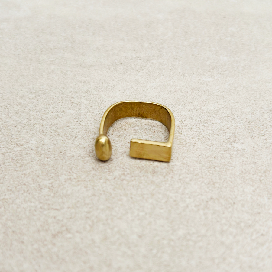 CROSSLYNE - Brass Oval Rect Ring